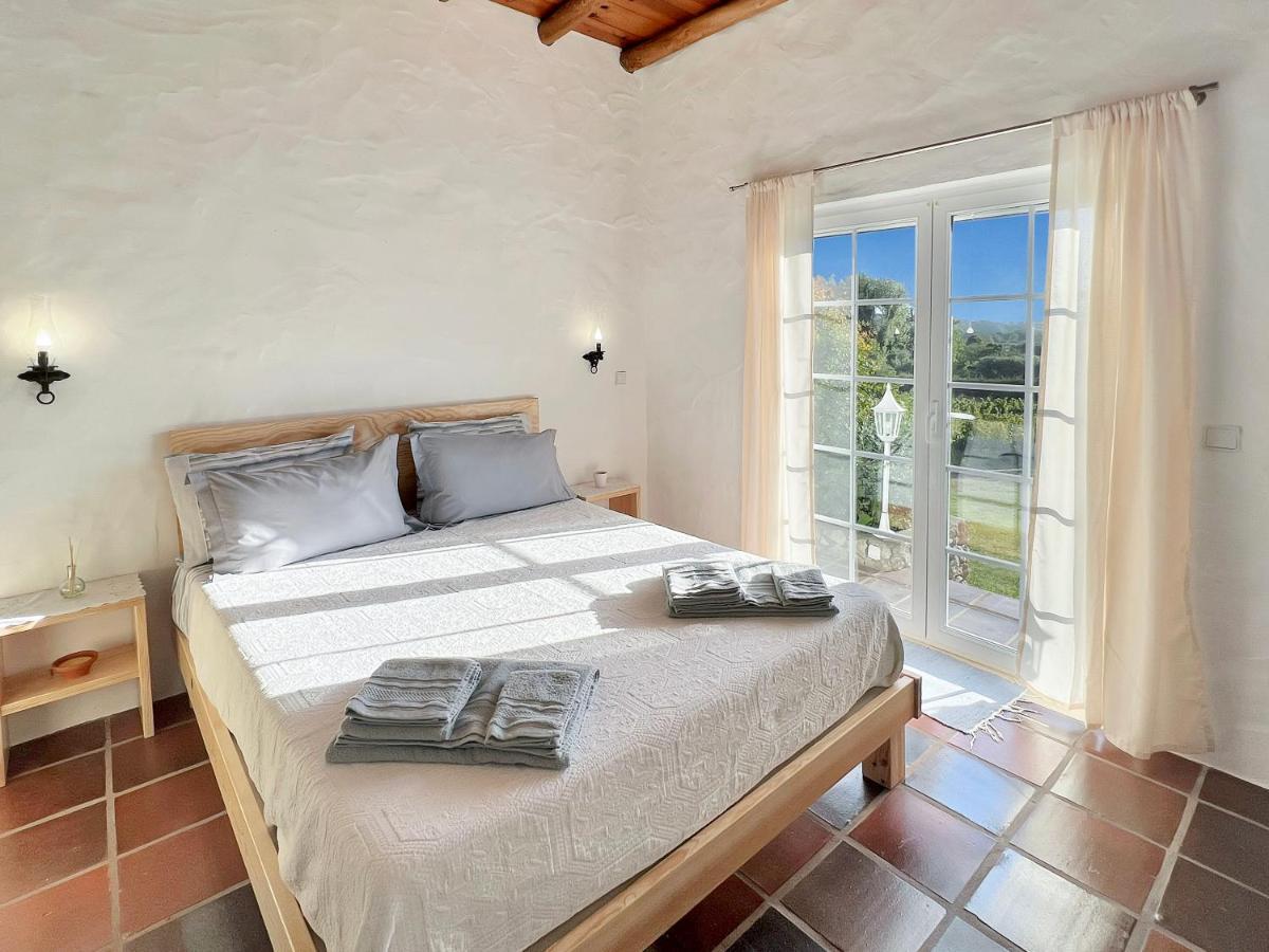 Quinta Mourada Bed & Breakfast Sao Bartolomeu dos Galegos e Moledo Exterior photo